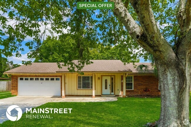 Building Photo - 2412 Stonehaven Ct W
