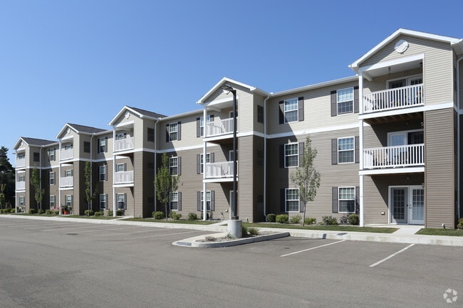 Building Photo - Emerald Reserve Lakewood