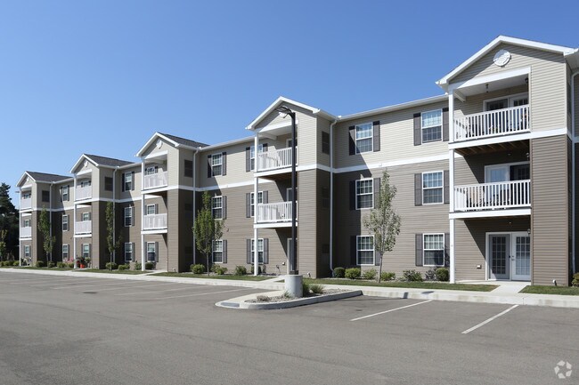 Foto del edificio - Emerald Reserve Lakewood