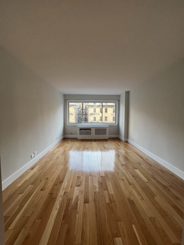 Building Photo - 360 E 65th St