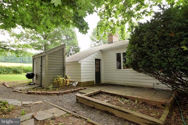 Building Photo - 987 Penns Park Rd