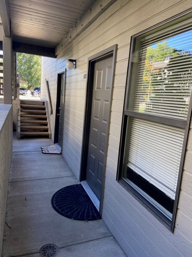 Photo - Condo in Pendleton Square