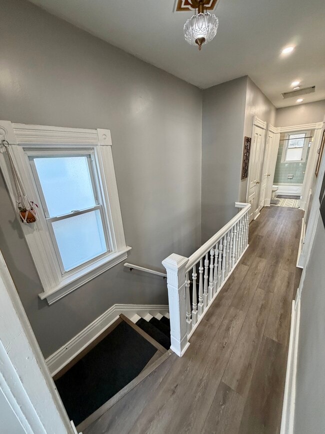 Photo - Eastern House