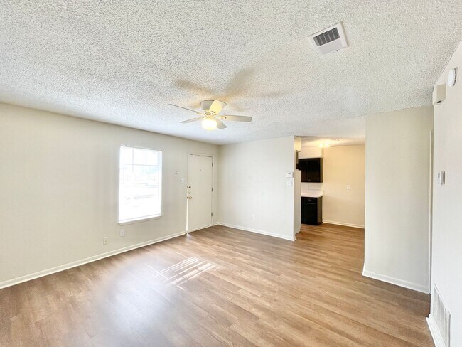 Foto del edificio - 624 Sunset Ln