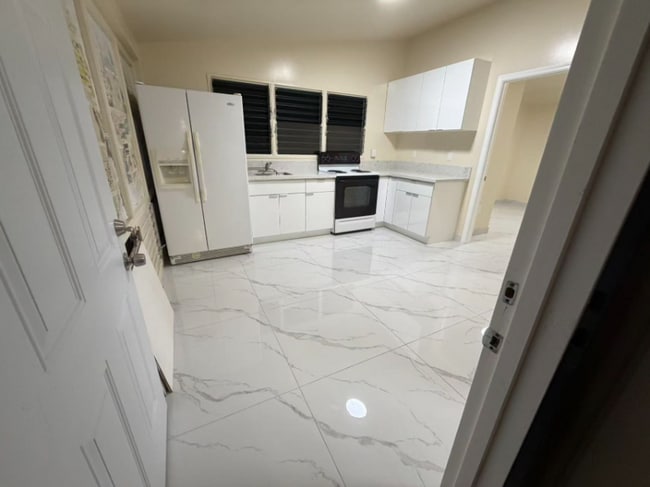 Building Photo - 1676 Hoonipo St