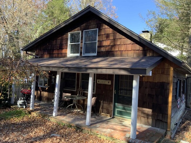 Building Photo - 356 Rossway Rd