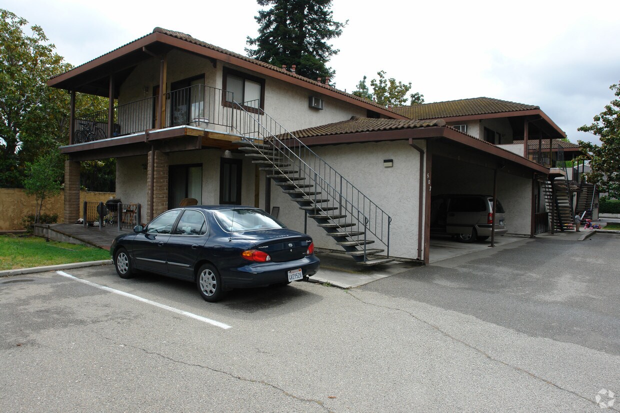 Building Photo - 502 Hope Ter