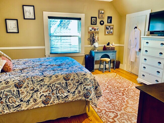 Foto del edificio - 4 Sparhawk St