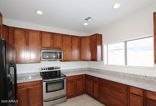 Building Photo - 2929 N 37th St