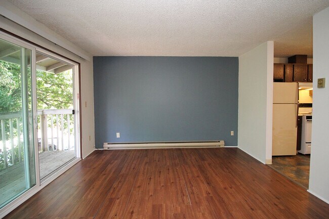 Building Photo - 5704 SW Beaverton Hillsdale Hwy