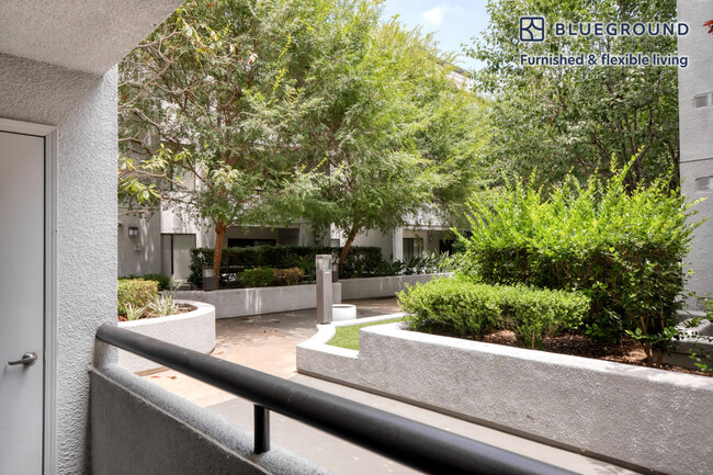 Building Photo - 250 S San Fernando Blvd