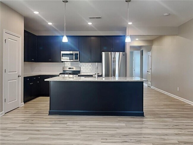 Foto del edificio - 153 Everett Sq