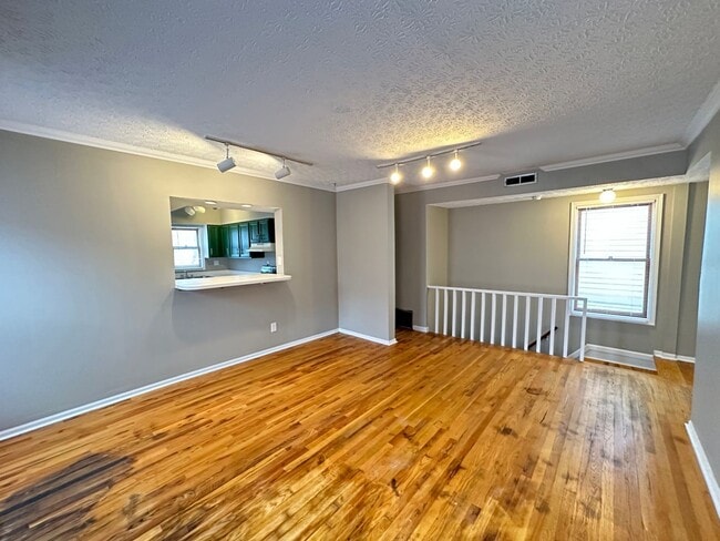 Foto del edificio - Summit St 814-816 MLR