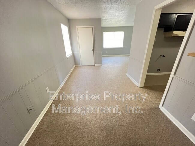 Foto del edificio - 3657 Bison St