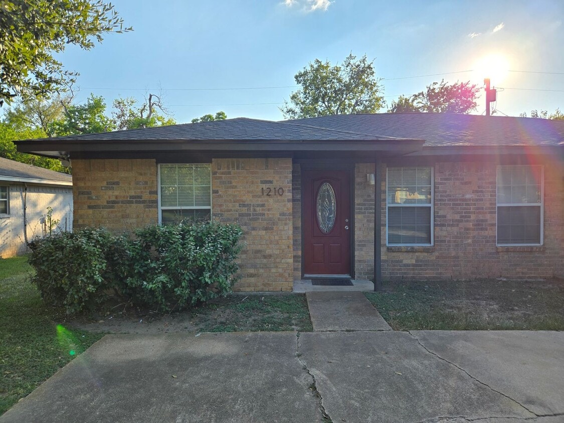 College Station -2 Bedroom 1 Bath duplex, ... - College Station -2 Bedroom 1 Bath duplex, ...
