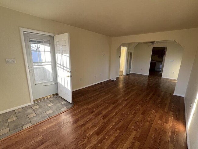 Building Photo - 2616 Ames Ave