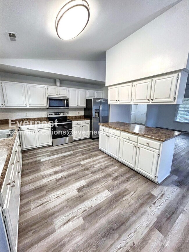 Building Photo - 5202 Harrod Ct