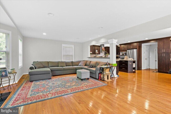Foto del edificio - 8008 Sandburg Ct