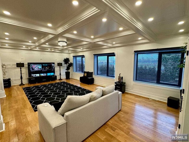 Foto del edificio - 1080 River Rd