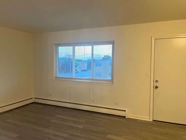 Foto del edificio - 627 S Blanchard St
