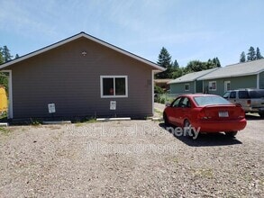 Building Photo - 385 Mountain View Dr