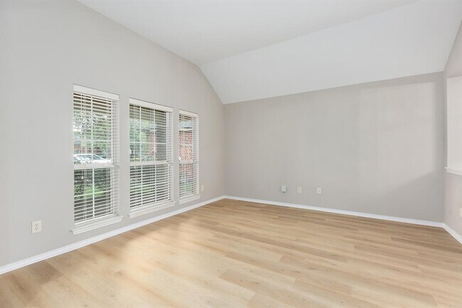 Foto del edificio - 13039 Golden Water Ct