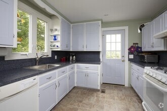 Building Photo - 16 Roundwood Rd