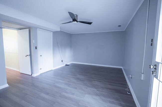 Foto del edificio - 8202 Ashford Blvd