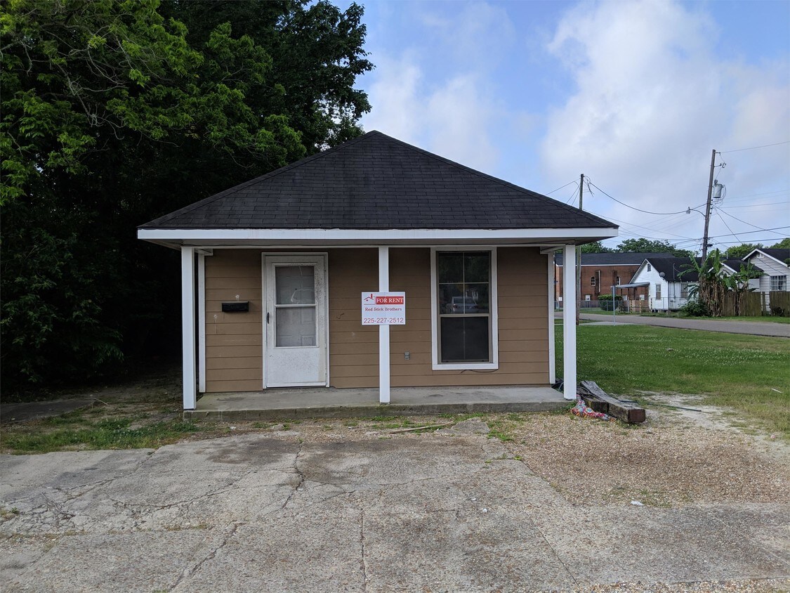 Primary Photo - 2606 Weller Ave
