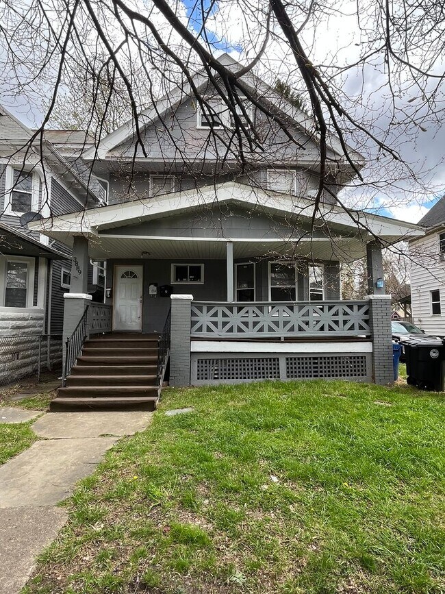 Foto del edificio - 3889 W.33rd