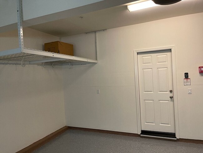 Building Photo - MODERN NEWER 3 BEDROOM 2 STORY FAIRFIELD *...