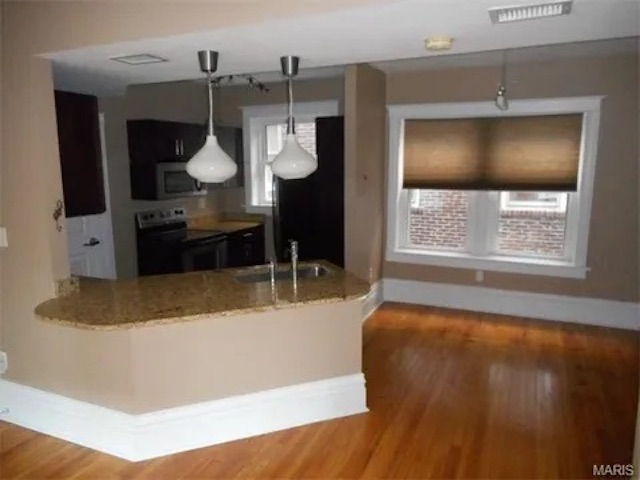 Building Photo - 536 Rosedale Ave