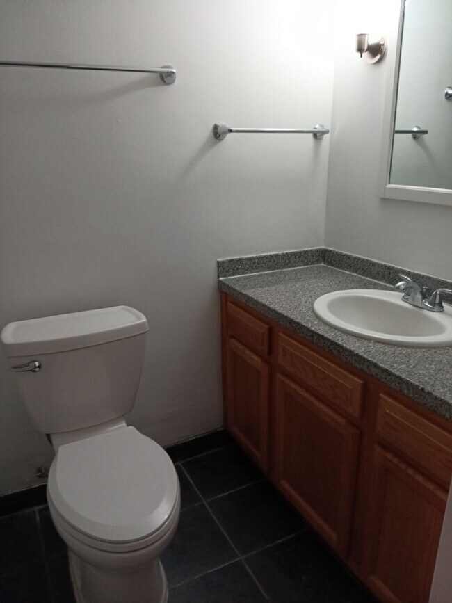 Foto del edificio - Stunning 3-bedroom, 2-bathroom home! Comin...