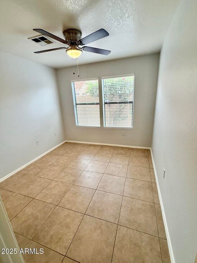 Primary Photo - 646 N Cobblestone St