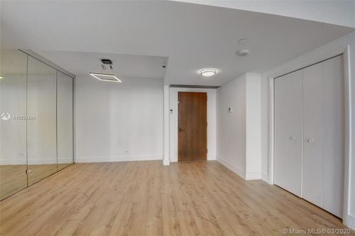 Building Photo - 20191 E Country Club Dr