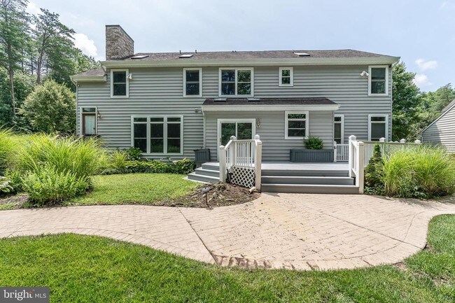 Building Photo - 8502 Summershade Dr