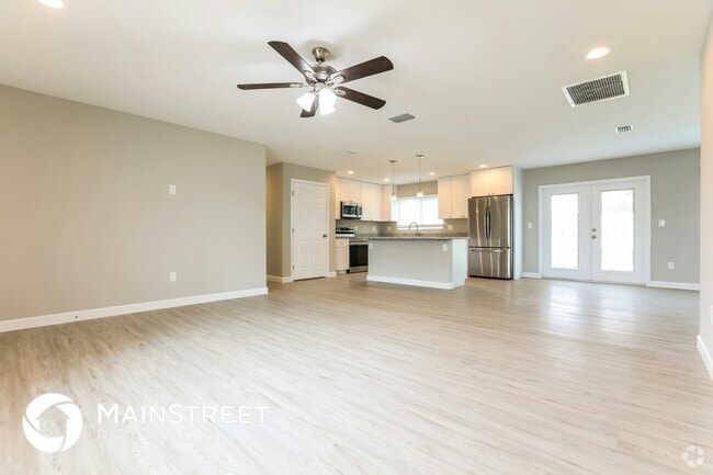 Building Photo - 5292 Trekell St