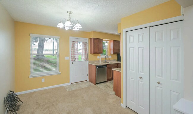 Foto del edificio - Cozy Home for Rent in Lansing, Michigan — Available Now