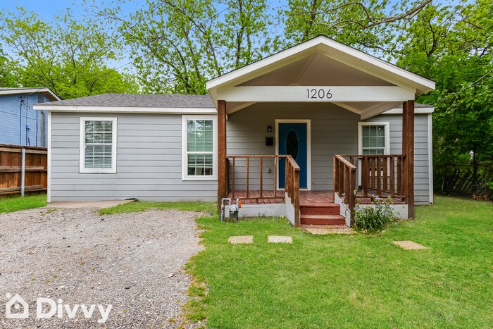Primary Photo - 1206 Pollard St