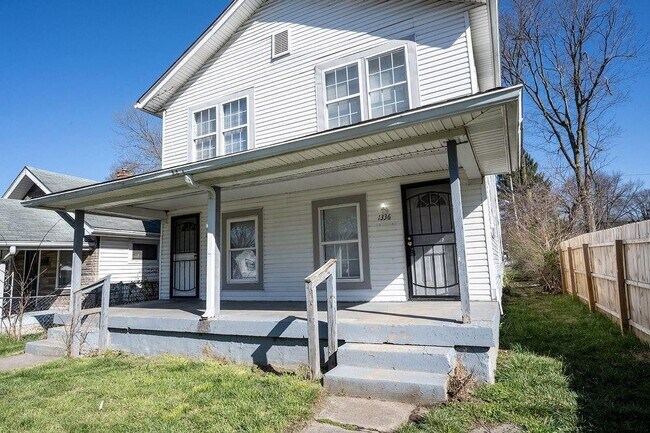 Foto del edificio - 1338 W 32nd St