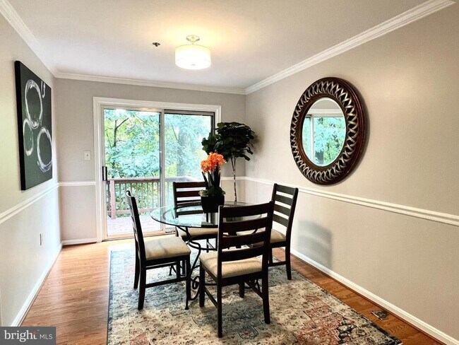 Foto del edificio - 2621 Chivalry Ct