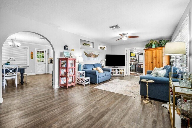 Foto del edificio - 5136 Laird Ln