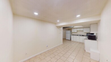 Building Photo - 123 Aspinwall Ave