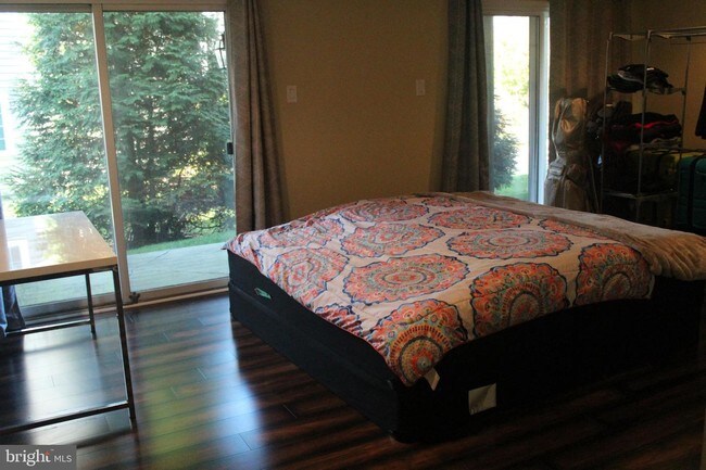 Foto del edificio - 67 Cabot Dr