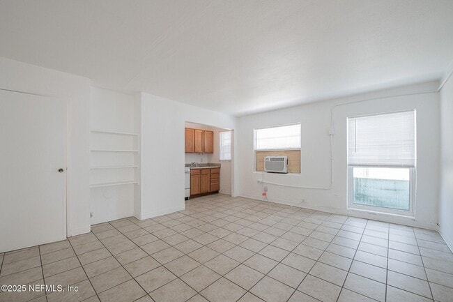 Building Photo - 810 2nd St N