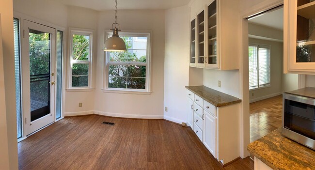 Building Photo - 261 Taylor Blvd