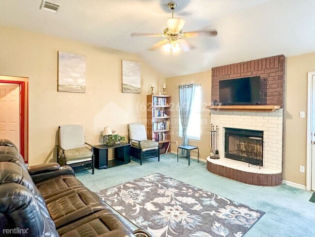 Foto del edificio - 3 br, 2 bath House - 3608 Amanda Drive -