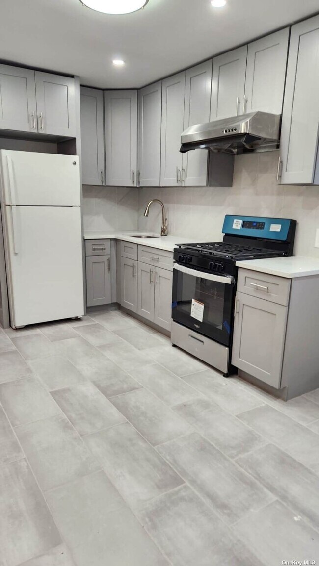 Foto del edificio - 124-14 6th Ave