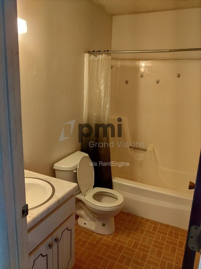 Building Photo - 1305 18th St