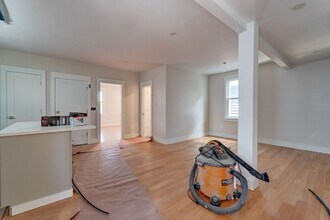 Building Photo - 88 Lyon St